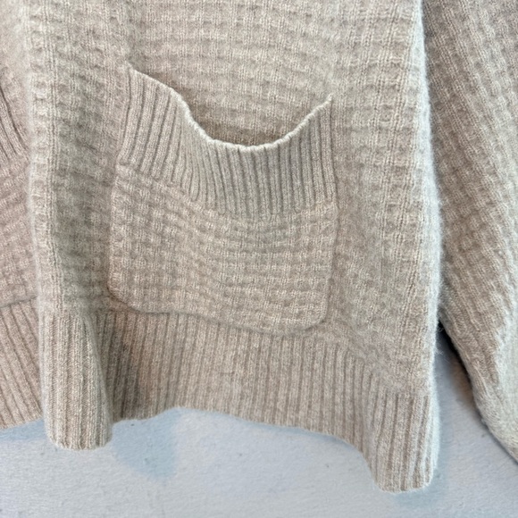 Everlane women’s Belgian Waffle 100% Cashmere sweater cropped sand crewneck topM - Picture 7 of 8